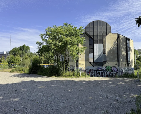 Aussenansicht des alten Gebäudes