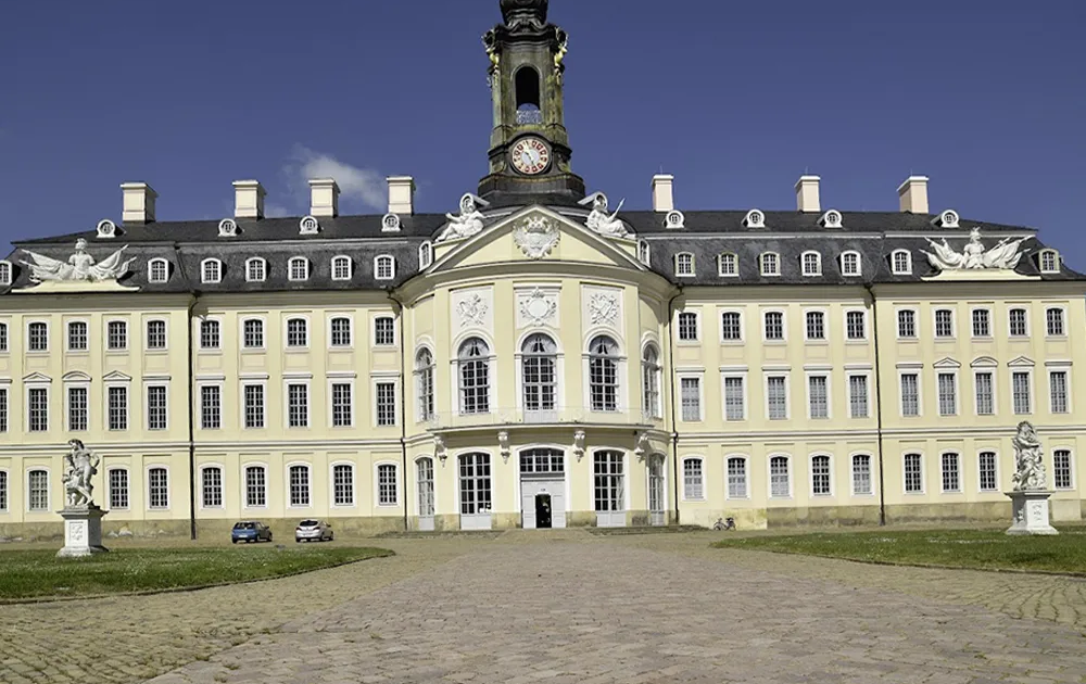 Aussenansicht des Haupthauses